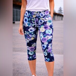 Old Navy Active Floral Leggings XL Cropped Blue Purple Yoga Workout Pants